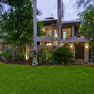 Watermark 2 - 3 Bedroom Villa, Private Heated Pool Holiday home Port Douglas